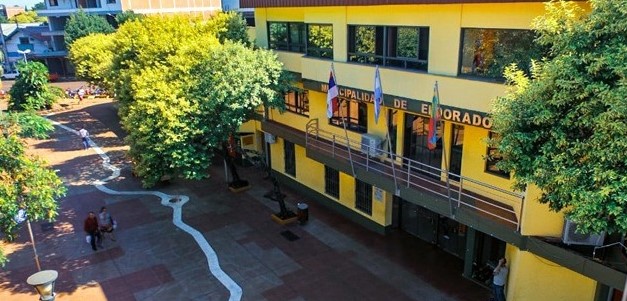 De manera preventiva cierran temporalmente el Centro de Emision de Licencias y limitan actividades públicas y privadas en la ciudad