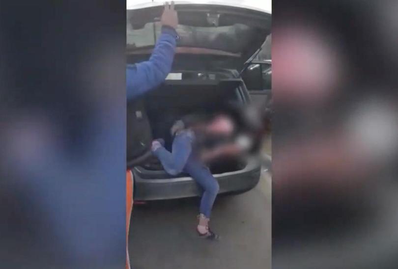 Cuarentena: una pareja llevaba a sus hijos en el baúl, iba a festejar el cumpleaños del abuelo