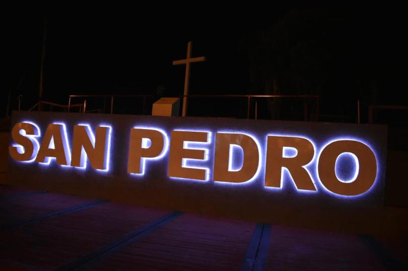 San Pedro ya cuenta con cartel de acceso iluminado para recibir sus 140 años