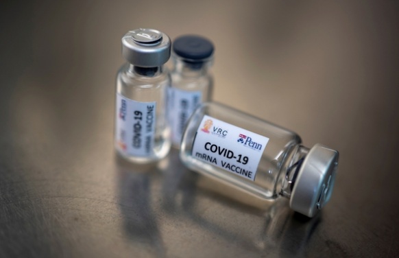 Un laboratorio británico comenzó a producir la vacuna de Oxford contra el coronavirus