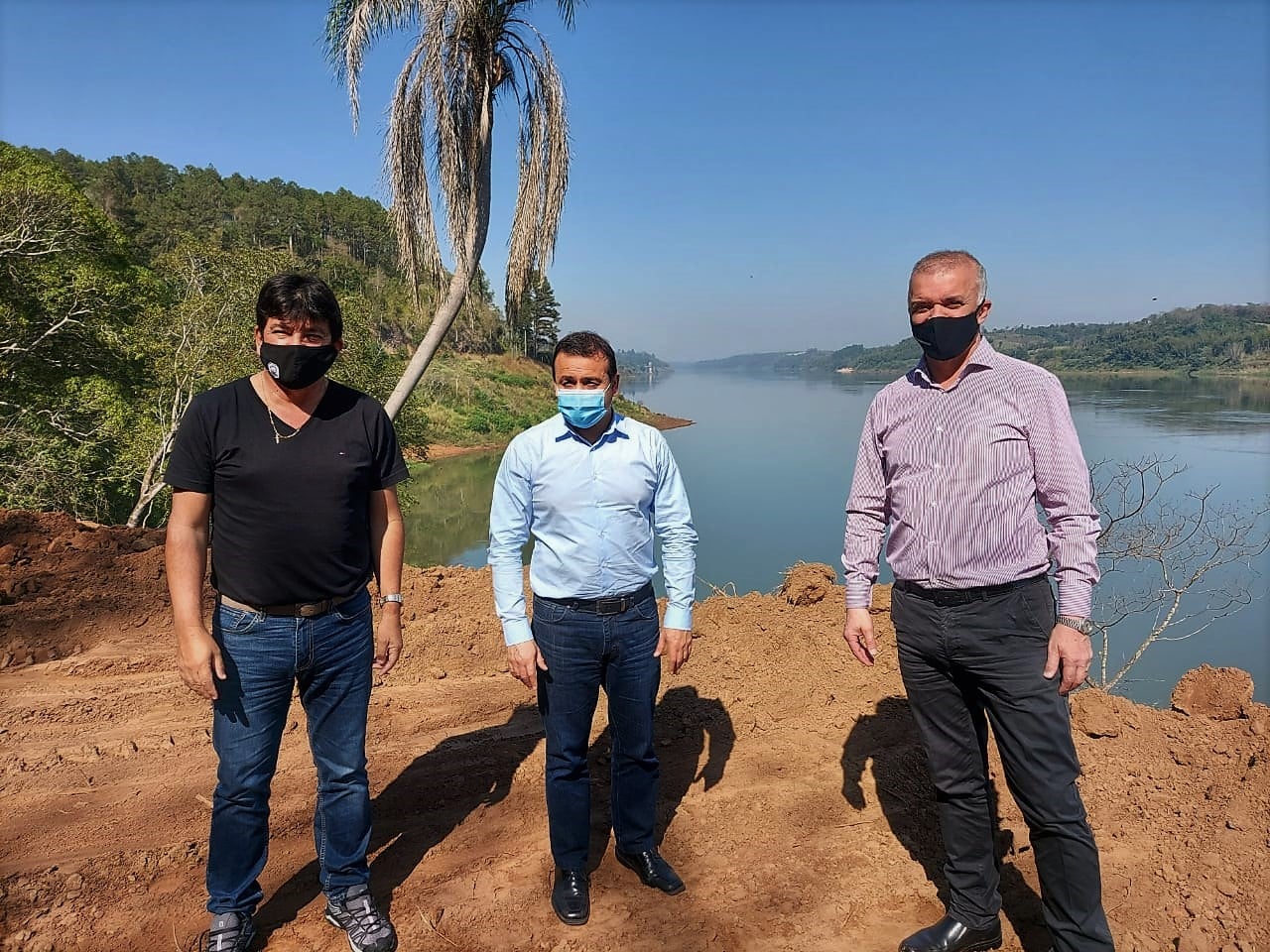 El Gobernador  Herrera Ahuad estuvo visitando la futura costanera de Puerto Piray