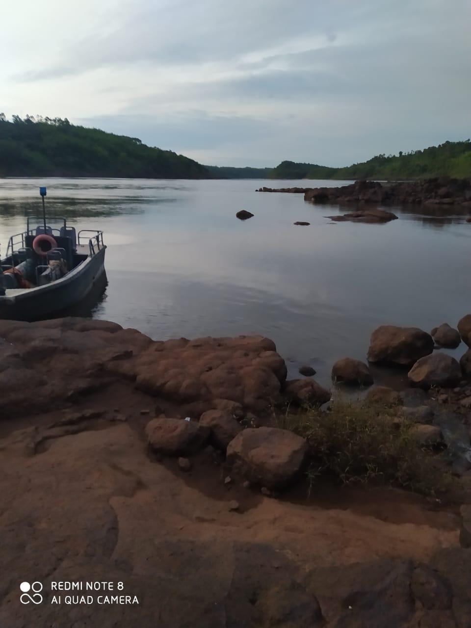 Buscan a tres hermanos que desaparecieron en el Rio Paraná