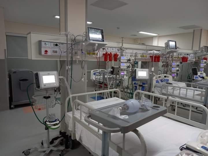 Herrera Ahuad recorrió el hospital Samic de Eldorado donde sumaron 10 camas UTI