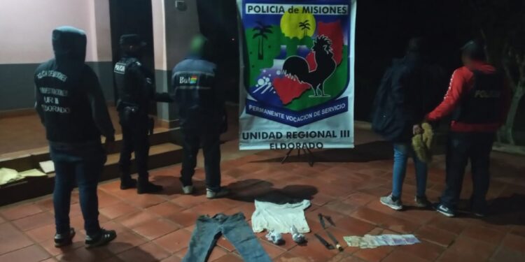 Hay dos detenidos por agredir con un cuchillo y robar a un hombre
