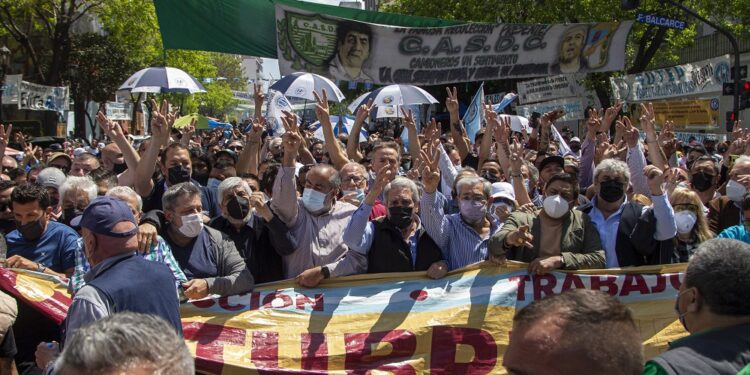 La CGT pidió “políticas económicas que promuevan la generación de empleo genuino”