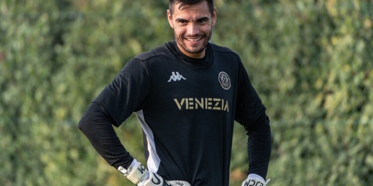 “Chiquito” Romero debutó con triunfo en Venezia