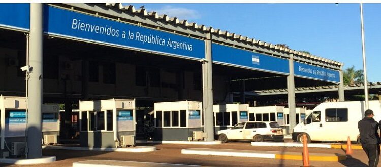 Finalmente habilitaron el paso terrestre de argentinos a Brasil