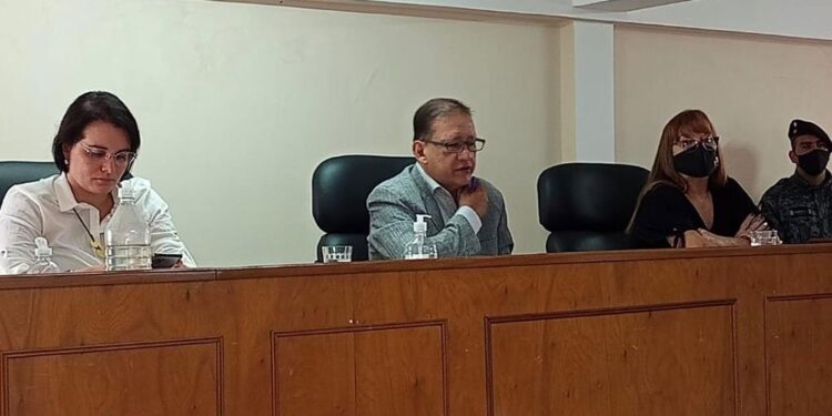 En pleno juicio por abuso sexual, detuvieron a la madre de la víctima
