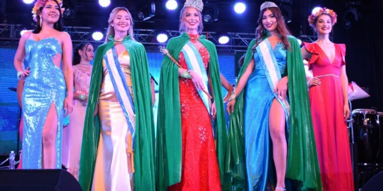 Campo Viera: Selene Weremczuk es la nueva Reina y Celeste Kirszner de Eldorado Primera Princesa en la Fiesta Nacional del Té