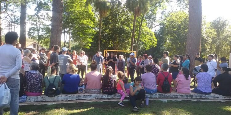 Puerto Pinares: Vecinos indignados piden respuestas a los funcionarios locales