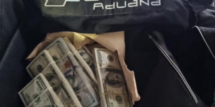 La Aduana descubrió a un jugador de Argentinos que intentó cruzar a Uruguay 114.100 dólares