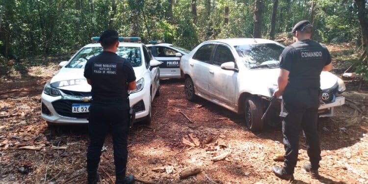 Buscan a banda armada que asaltó y maniató a remisero y se tiroteó con la policía