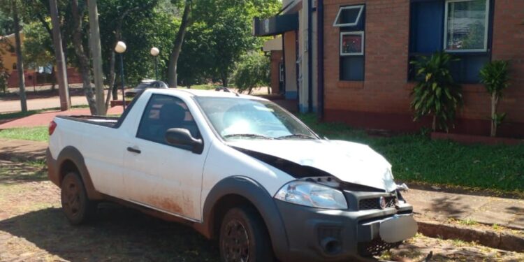 Un conductor alcholizado atropello y abandono a dos personas