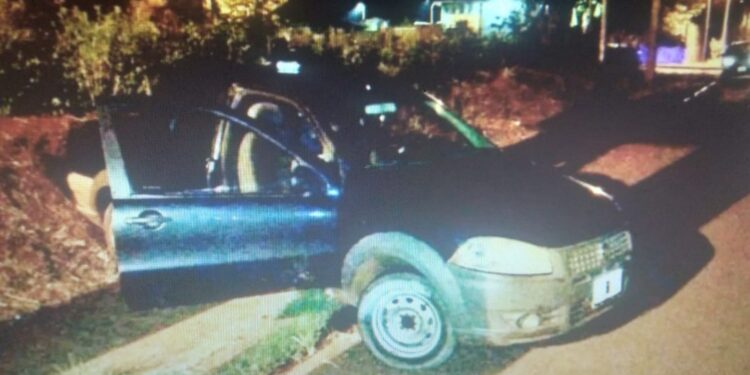 Wanda: tras un enfrentamiento armado, la Policía detuvo a un delincuente a bordo de una camioneta robada