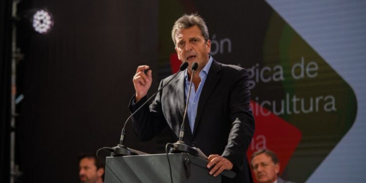 Massa anunció en la Vendima que le otorgará el «Dólar Malbec» a los productores de vino