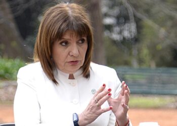 Bullrich advierte a los piqueteros: “Quédense en sus casas”