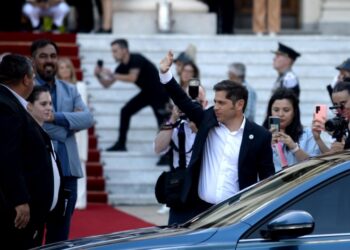 Kicillof amenaza con emitir patacones si Milei le corta recursos a la provincia