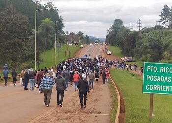 Ahora: Corte de ruta Nacional 12 en Eldorado