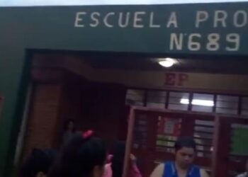Hace Instante: Intento de Robo en la Escuela 689: Delincuentes Interrumpen la Jornada Escolar, «comieron las salchichas»