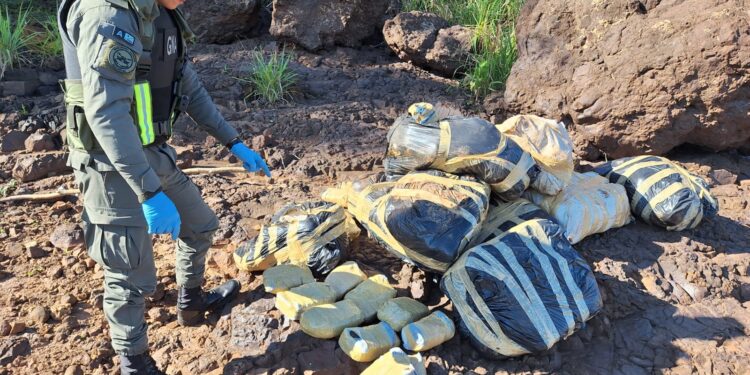 Pto. Piray: Gendarmería secuestró 322 kilos de marihuana