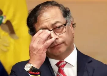 Petro pide una alianza militar regional contra el narcotráfico y propone cooperar con Venezuela