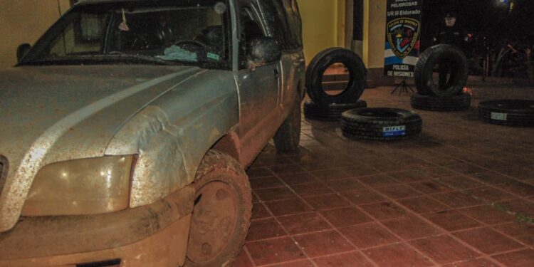 Detectaron neumáticos de contrabando en Eldorado: secuestraron más 2 millones de pesos en cubiertas