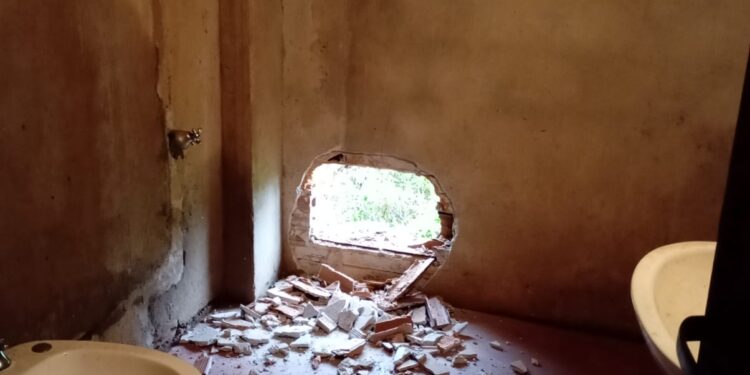 Eldorado: Delincuentes «boqueteros» se llevaron una suma importante de dinero