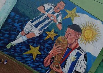 Colonia Victoria rinde homenaje a Ángel Di María con un mural en su estadio