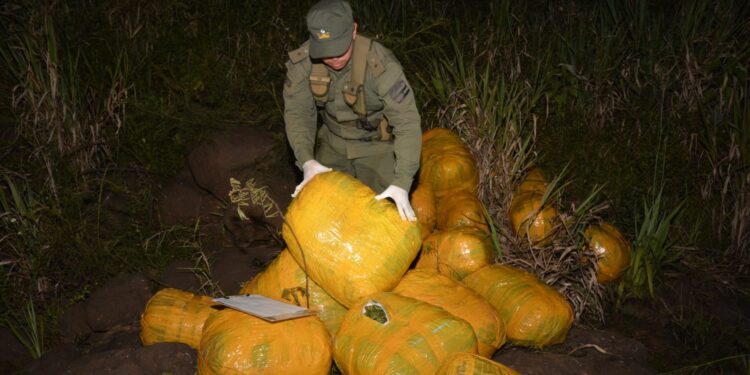 Patrulla de Gendarmería secuestró más de 280 kilos de marihuana