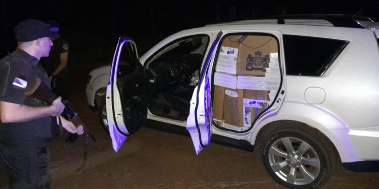 Operativo en Ruta 17: Camioneta Cargada de Cigarrillos Paraguayos se Da a la Fuga y Abandonan el Vehículo