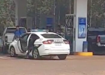 La policía secuestró una camioneta robada en Brasil mientras cargaba nafta en Eldorado