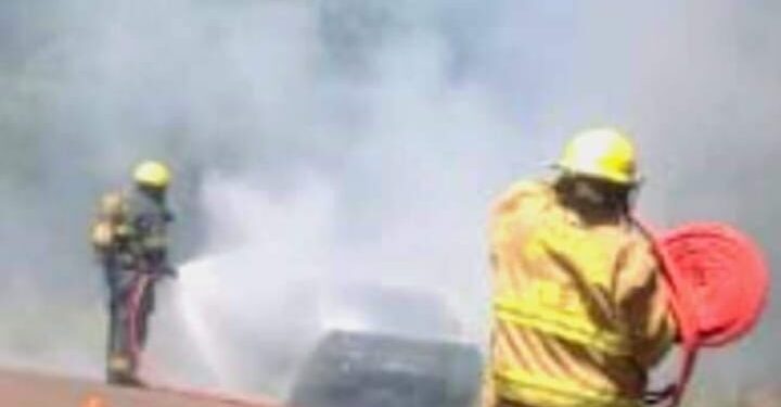 Bomberos de 9 de Julio controlan incendio vehicular en Ruta 17 sin heridos