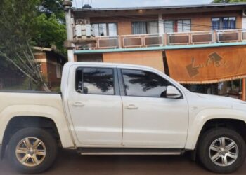 Accidente Vial en Av. Juan D. Perón: Peatón en estado crítico tras colisión con una camioneta