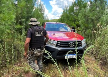 Recuperan camioneta robada en Eldorado tras rastrillaje en zona rural de Piray