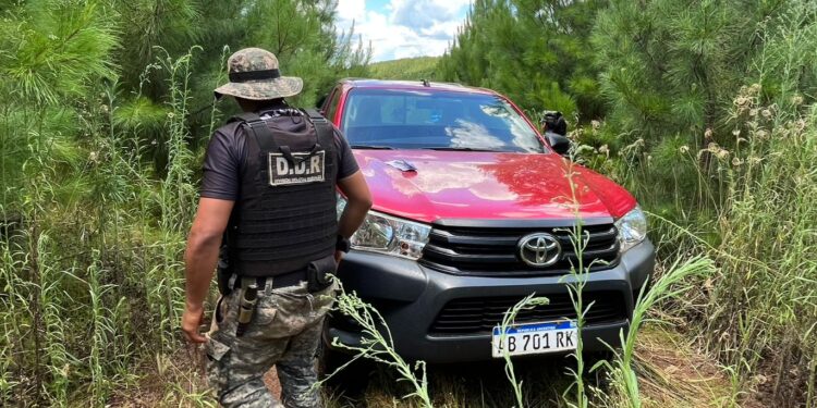 Recuperan camioneta robada en Eldorado tras rastrillaje en zona rural de Piray