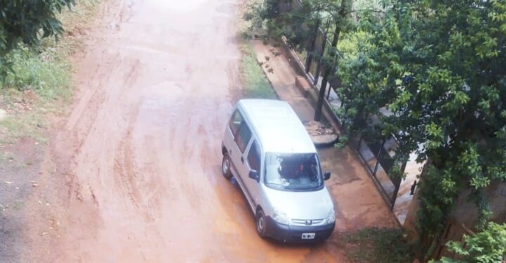 Vecinos alarmados por el mal estado de la Calle Arroyo Taruma en el Km 8