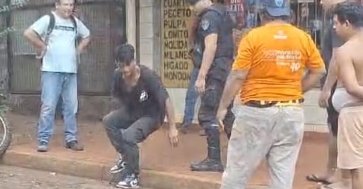 Vecinos golpean a delincuente tras intento de robo de motocicleta en Barrio Eldorado II