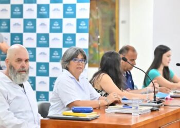 Condenan a los docentes Gurina y Sánchez por el acampe docente de 2024