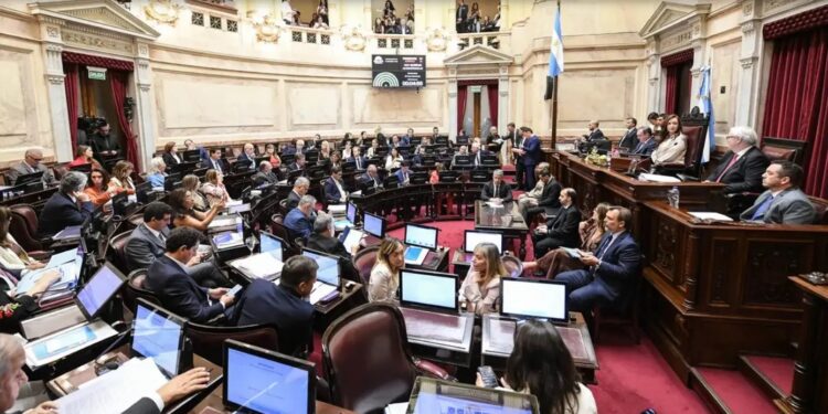 El Senado sancionó la ley de Reforma Laboral y la Ley Penal Juvenil