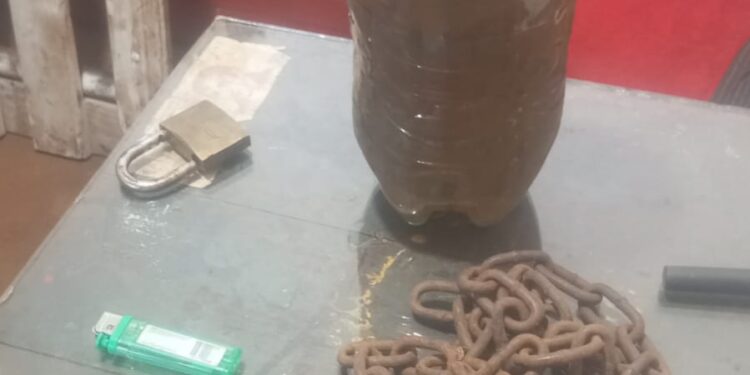 Tensión en el corralón municipal por protesta de un prestador de servicios