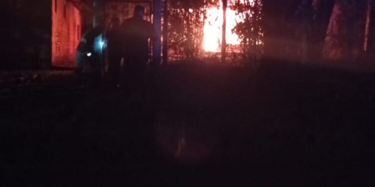 Incendio en la guardería del Km 18: trabajaron bomberos y la Policía
